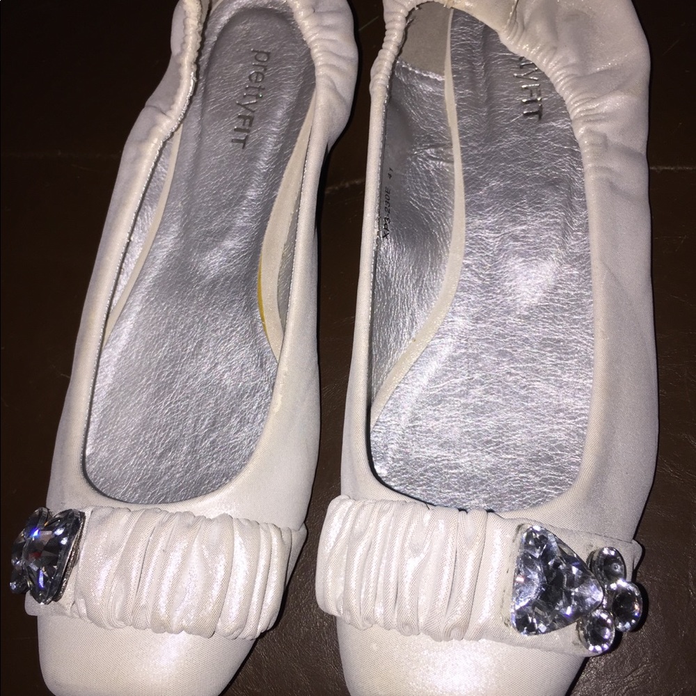 Pretty Fir Jewel Flats